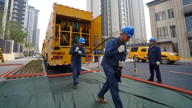 尬尴了！中国香港球迷涌入戴伟浚社媒评论区刷屏：有你都是输